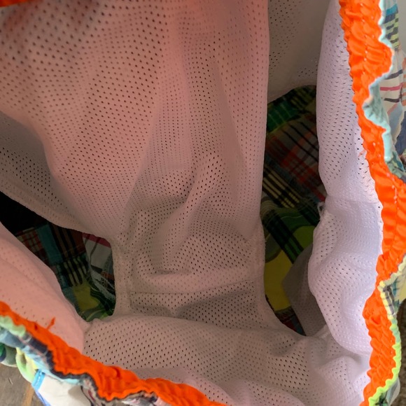 Gap Surf kids preppy multi plaid swim trunks with side and rear pockets. Size M - Picture 6 of 11